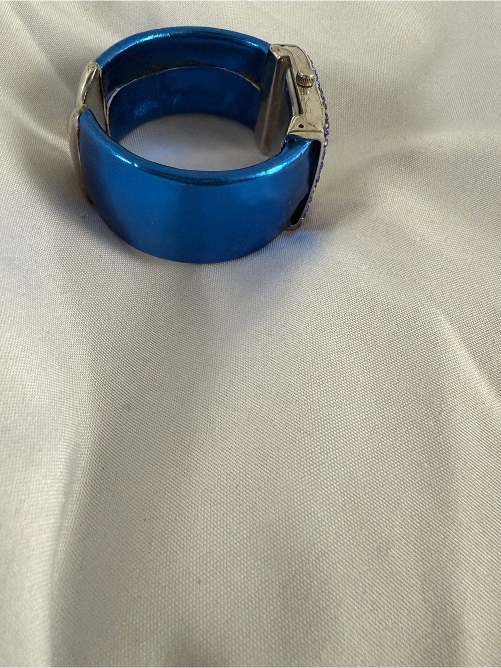 Geneva white blue