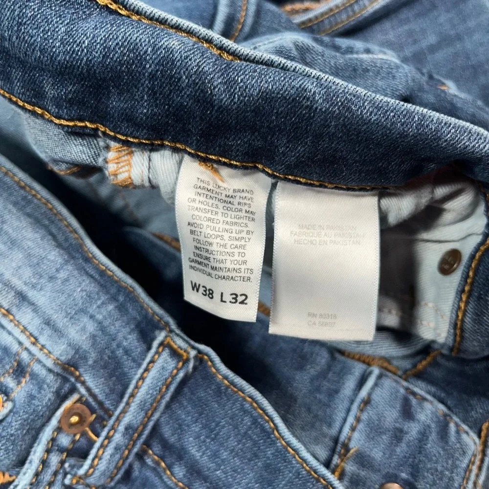 Lucky Brand details excellent