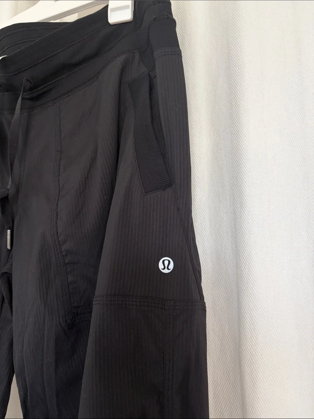 lululemon athletica comfortable black