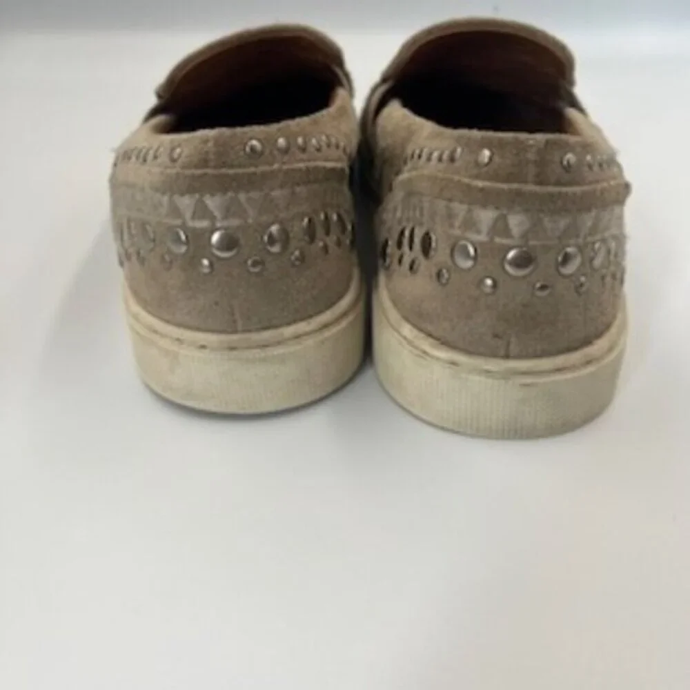 Frye ivy embroiled