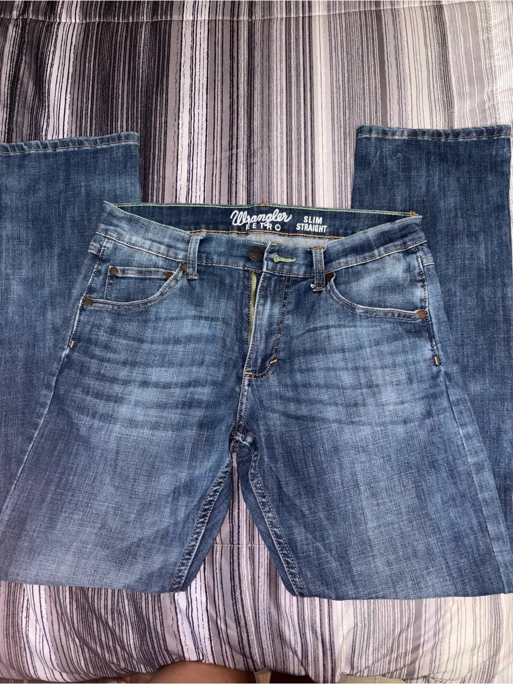 Wrangler Slim Straight Jeans - Medium Blue Wash