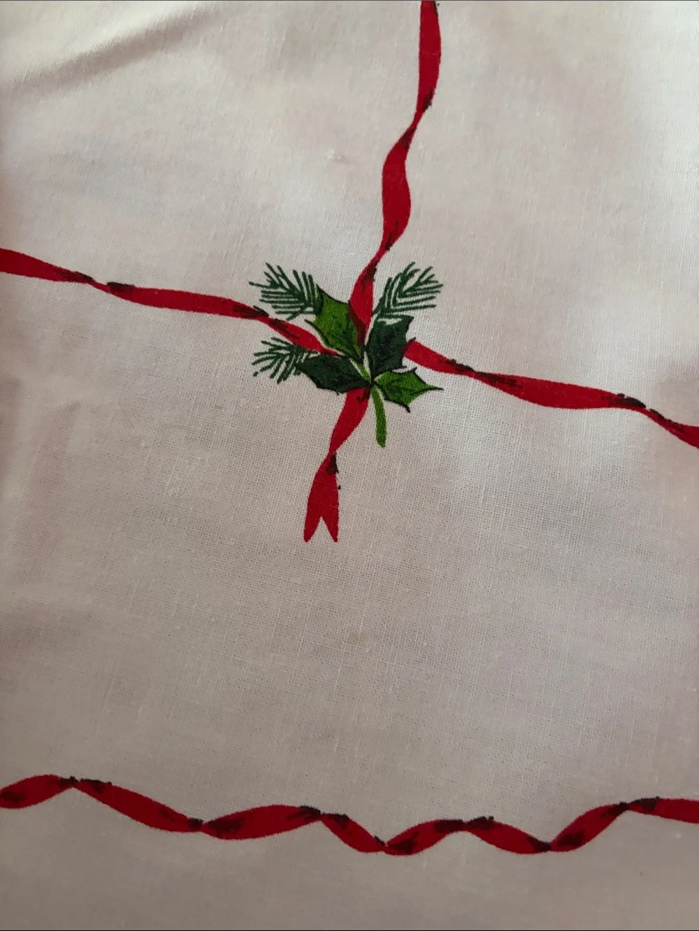 Festive Red & Green Holiday Tree Skirt - Brand Unspecified