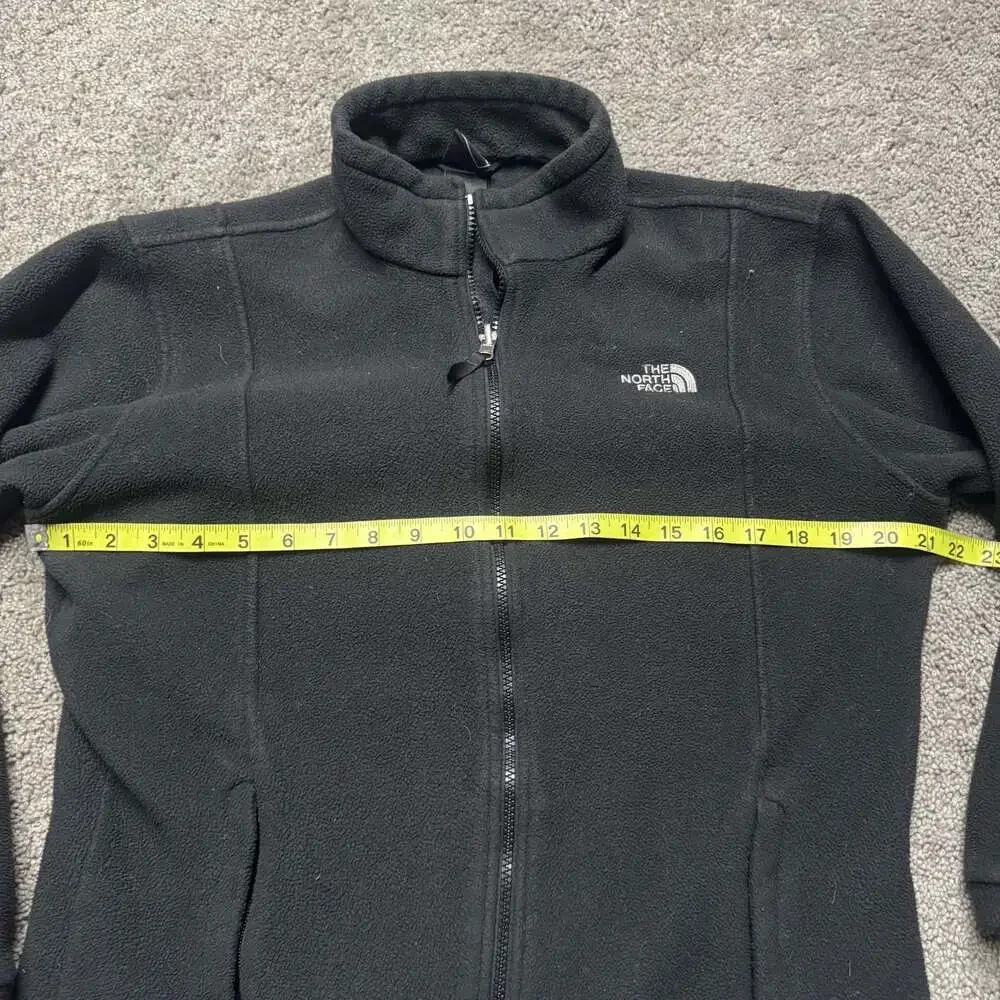 The North Face solid black