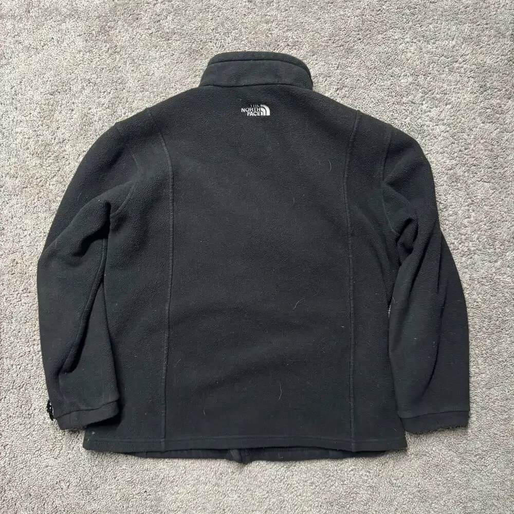 The North Face solid black