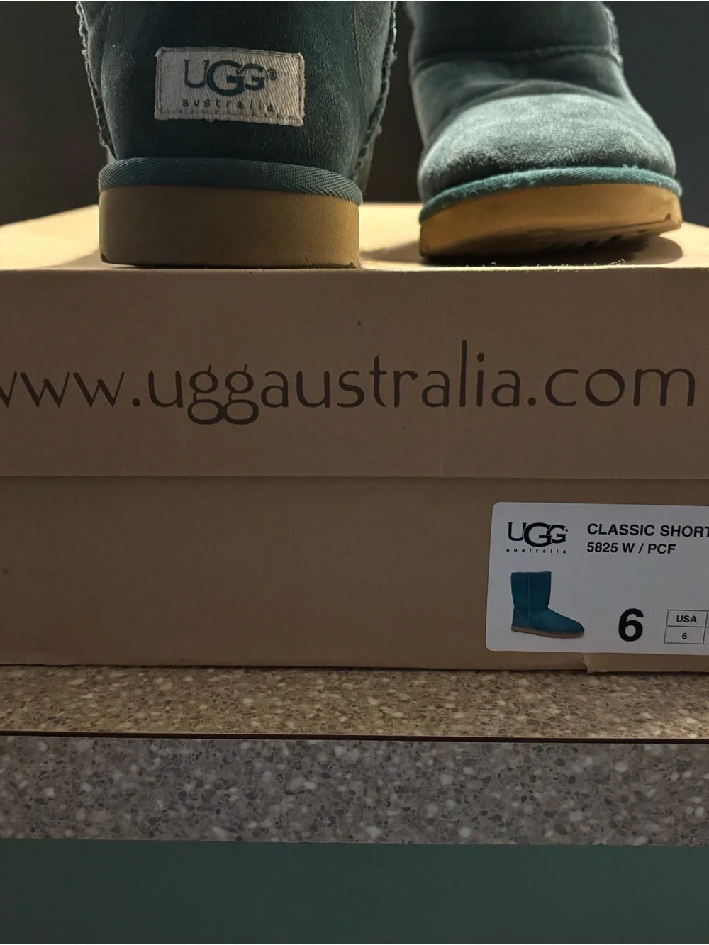 UGG classic short