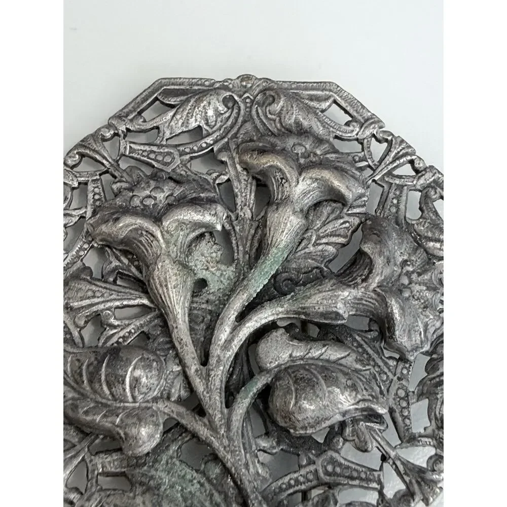 Unbranded vintage art