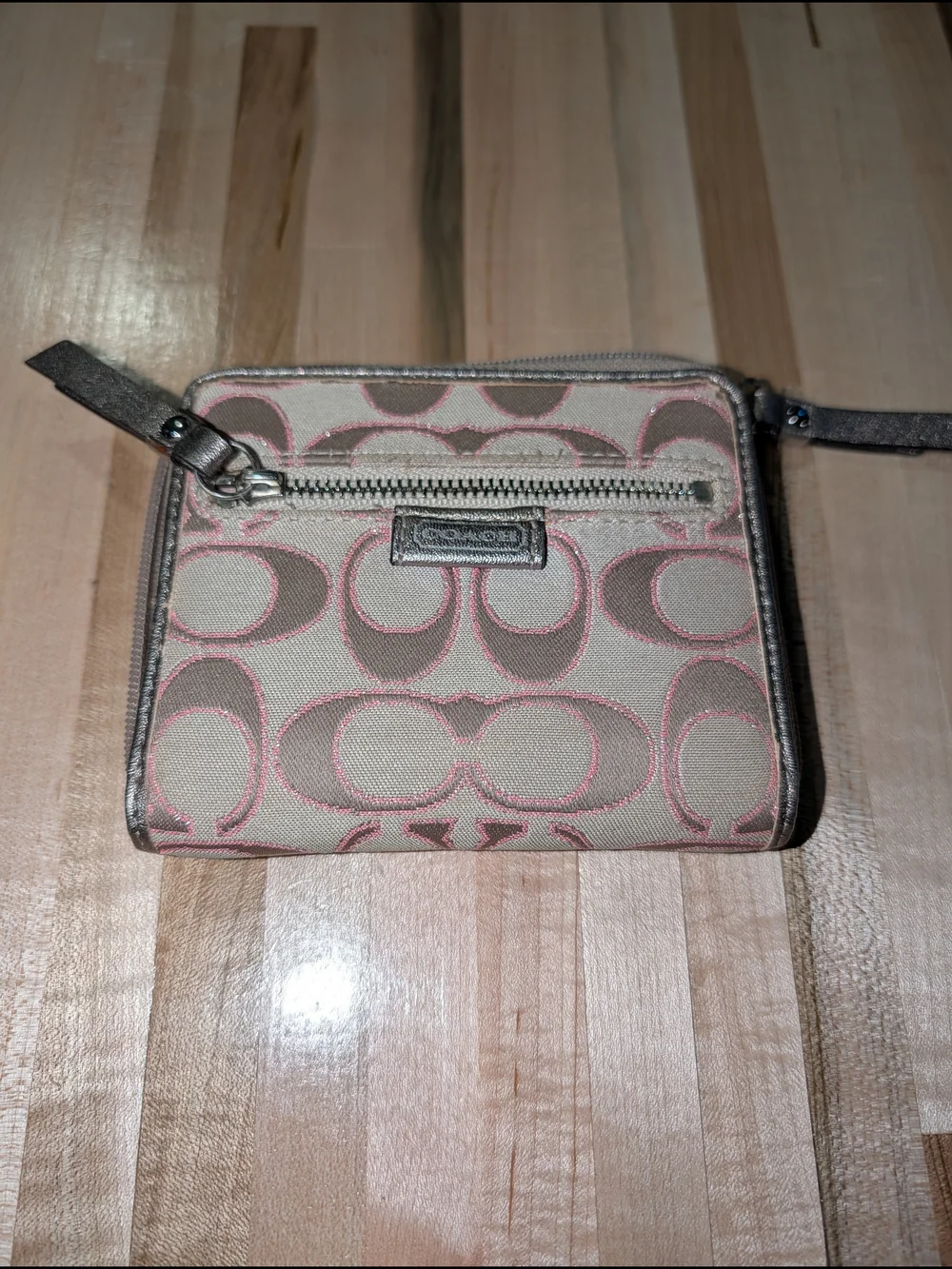 Coach compact zip
