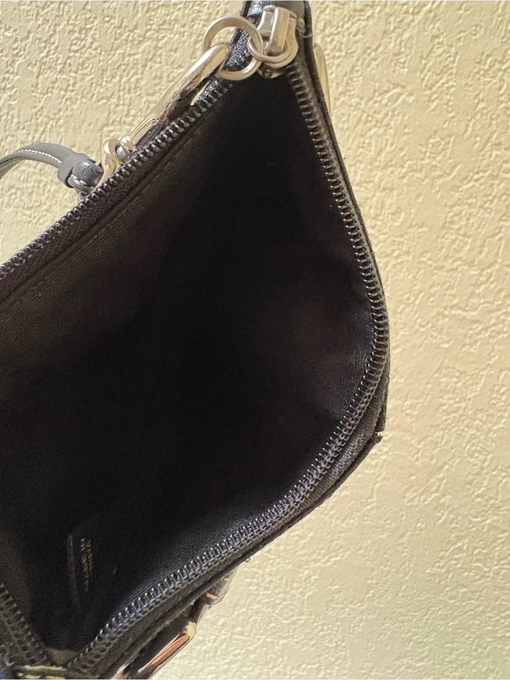 Coach wristlet black