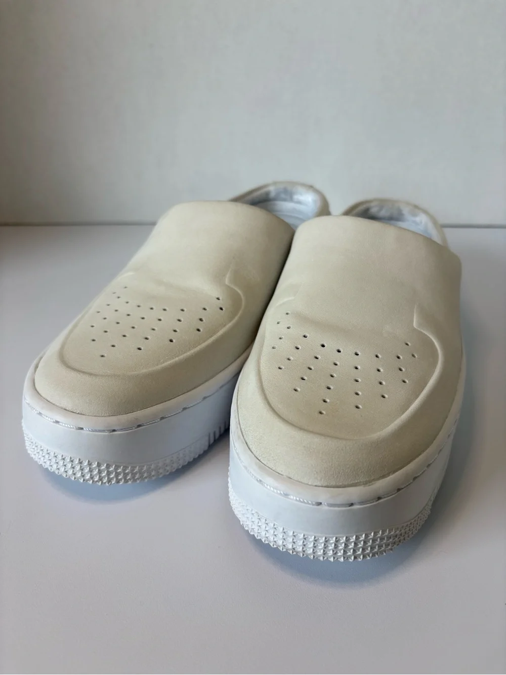 Nike Air Force 1 Lover XX Slip-On Low Top Sneakers Beige /White Solid