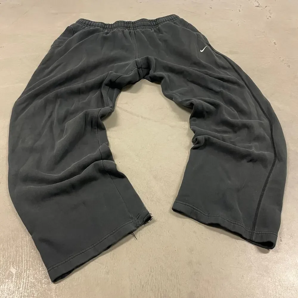 Y2K baggy Nike sweatpants 36x32