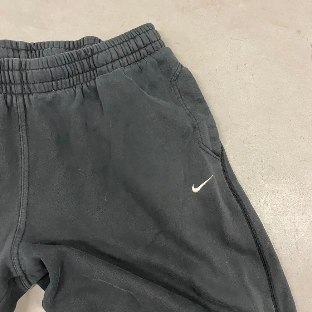 Y2K baggy Nike sweatpants 36x32