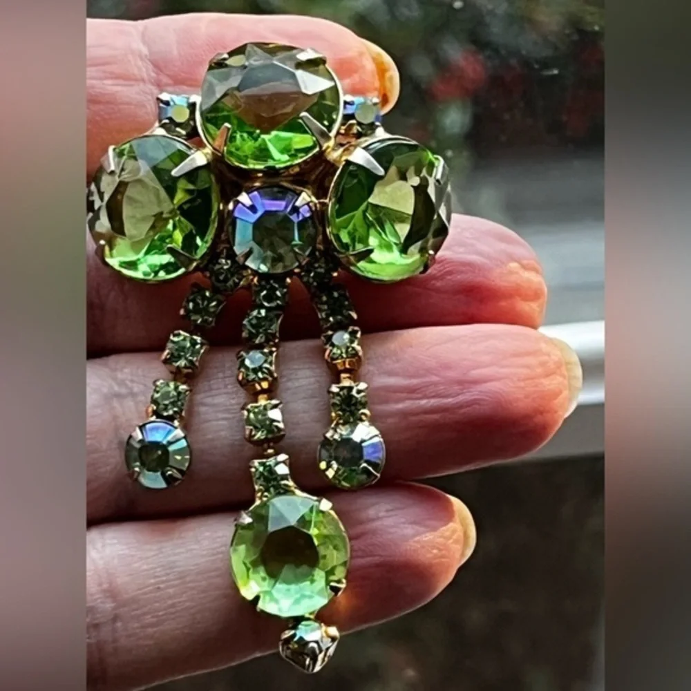 Peridot Brooch Vintage Austria Green Gold Tone Openwork Pin..