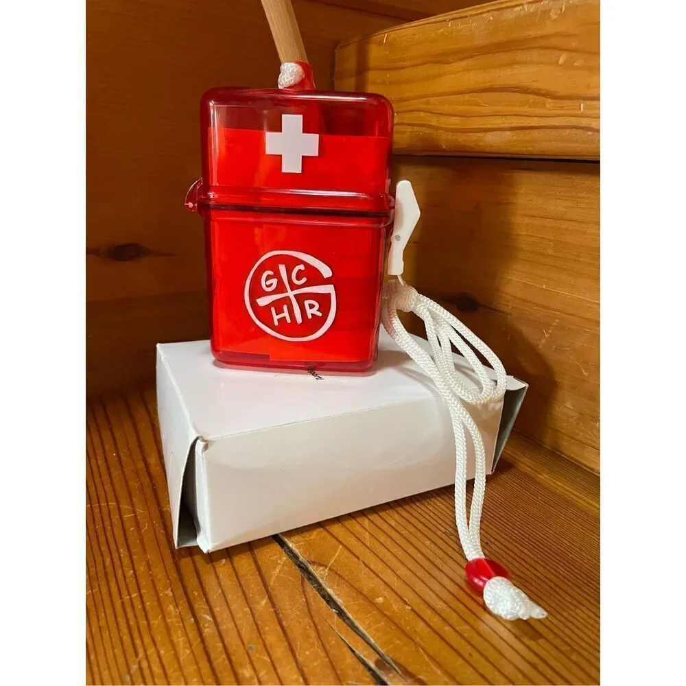 WATER-RESISTANT EMERGENCY FIRST AID KIT