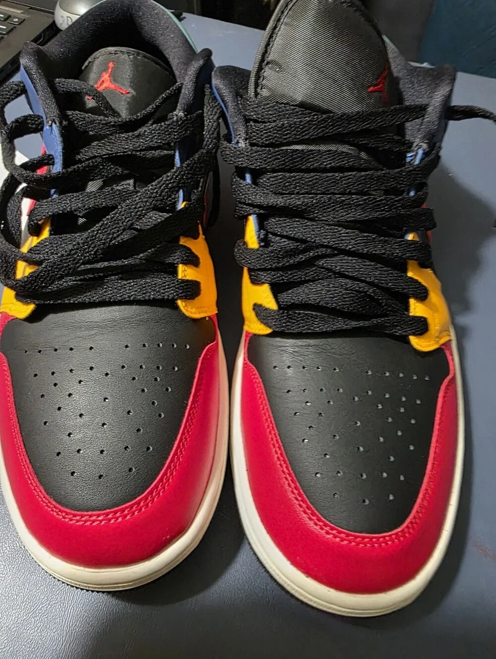 Jordan 1 Colorblock Low-Top Sneakers -Black/fire Red/taxi Size 10.5m.