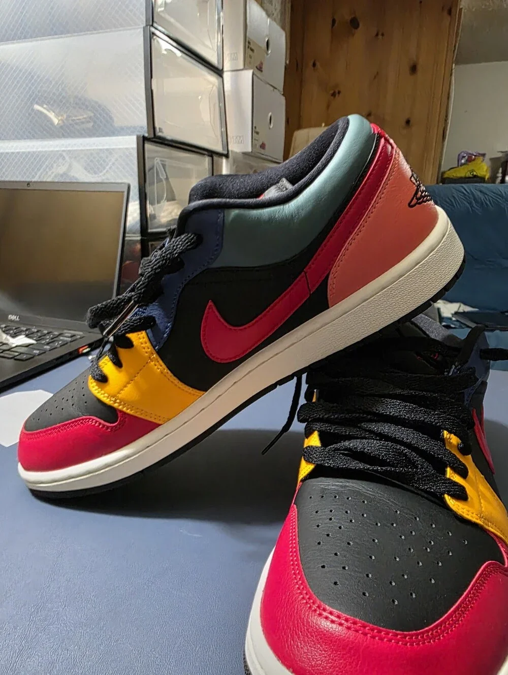 Jordan 1 Colorblock Low-Top Sneakers -Black/fire Red/taxi Size 10.5m.