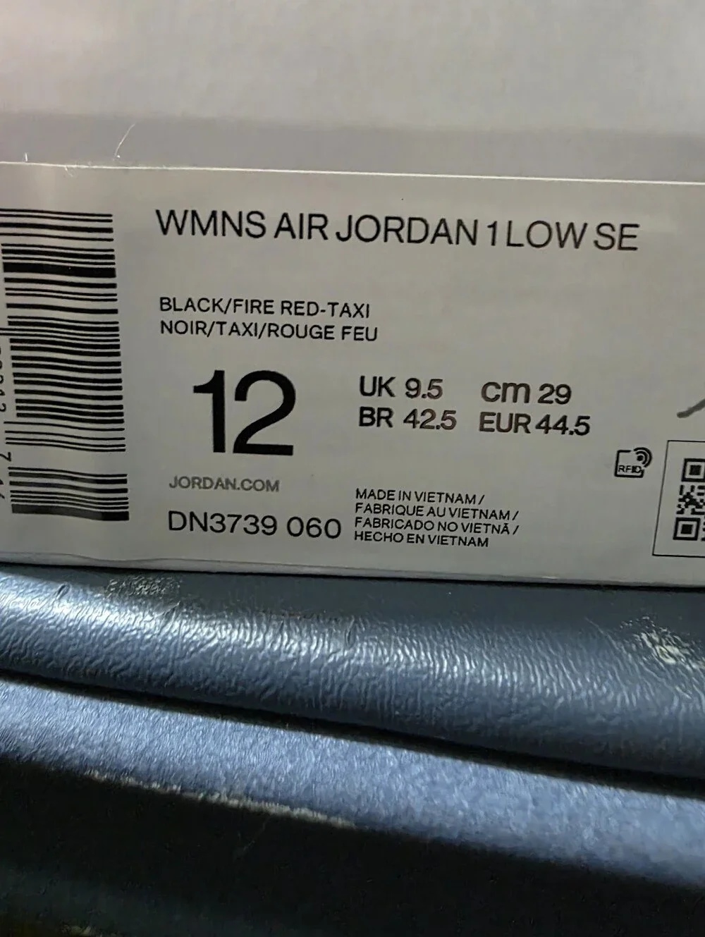 Jordan 1 Colorblock Low-Top Sneakers -Black/fire Red/taxi Size 10.5m.