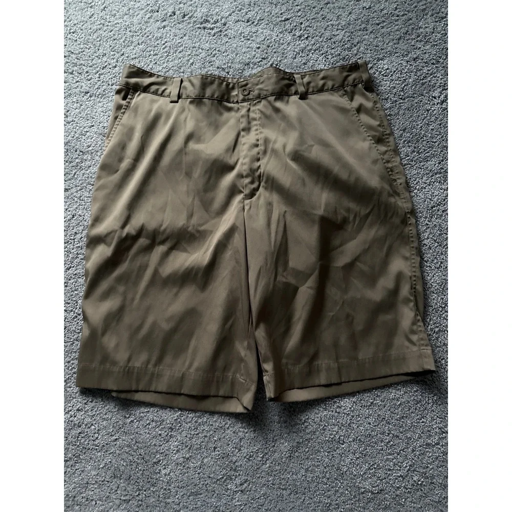Nike Golf Dri-FIT Men Khaki Tan Performance Shorts Size 36 Golf Activewear Chico