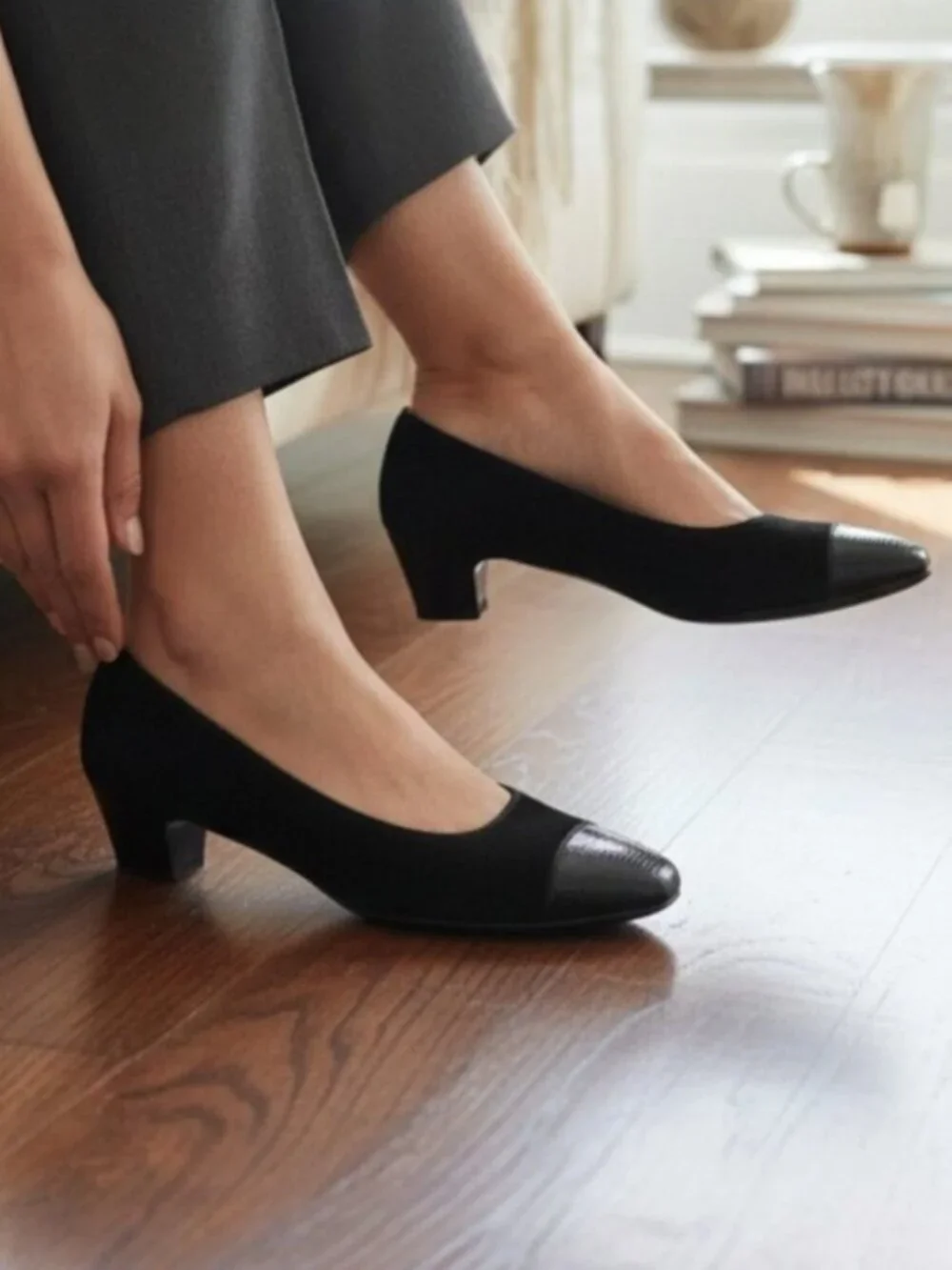 Salvatore Ferragamo Black Suede Classic Pump, Made in Italy Size 10.5