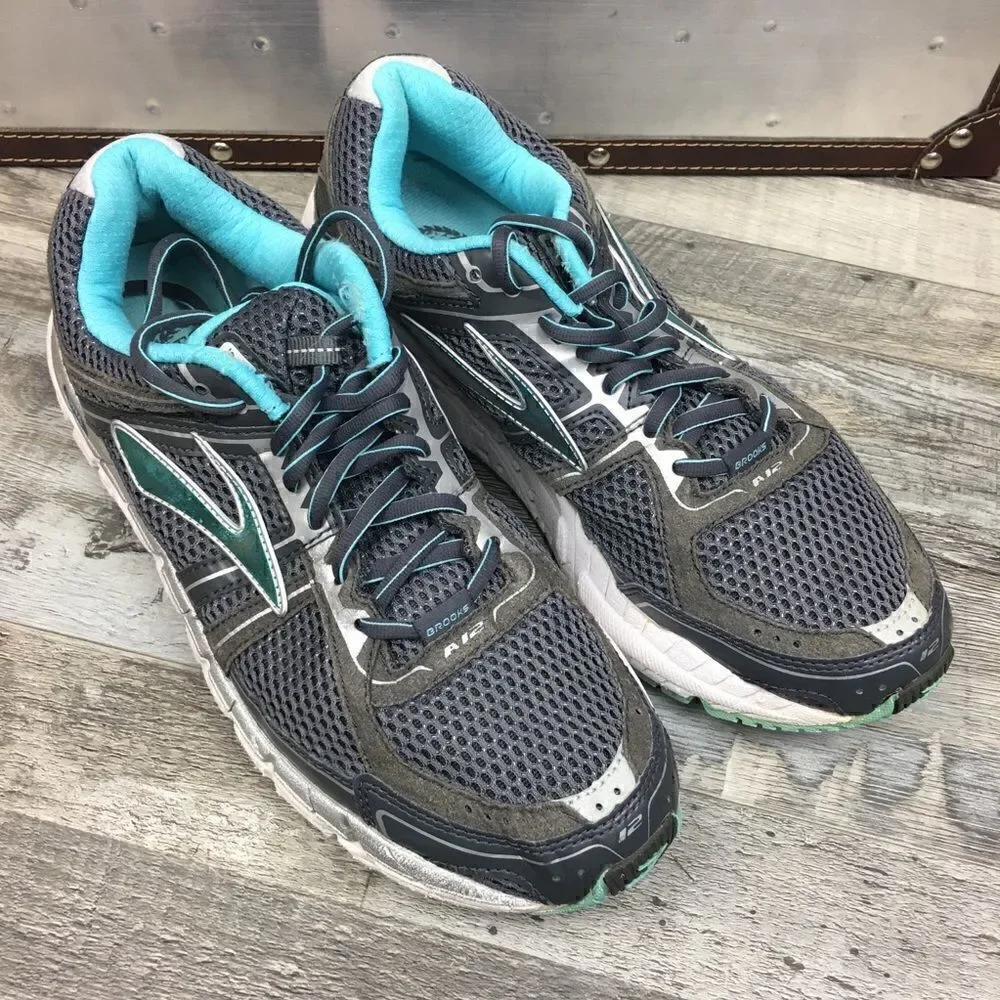 Brooks Addiction A 12 Women Size 10