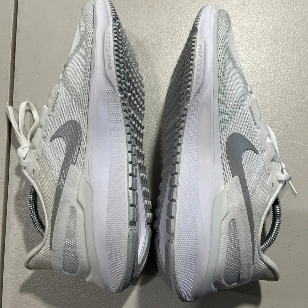 Nike Air Zoom Structure 25 Running Shoes Womens 11 Metallic Mens 9.5 DJ7884-101