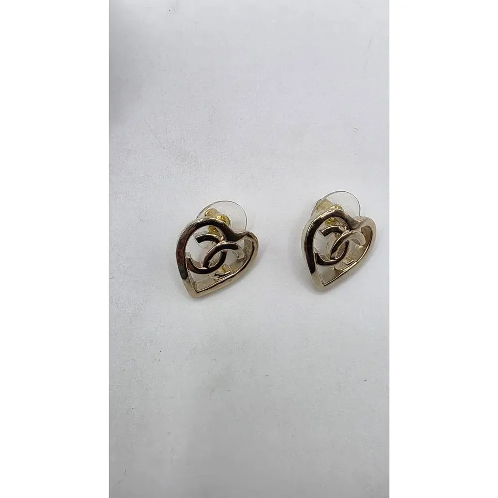 CHANEL gold tone