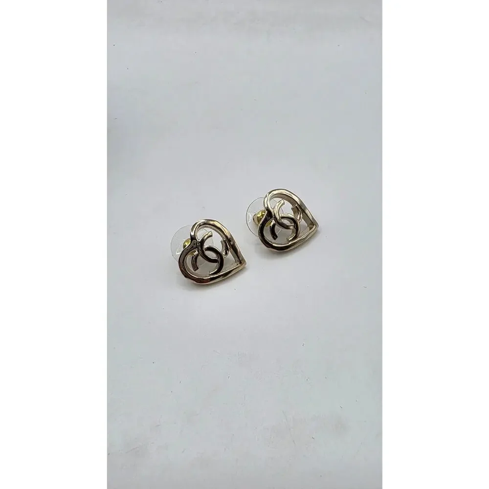 CHANEL gold tone