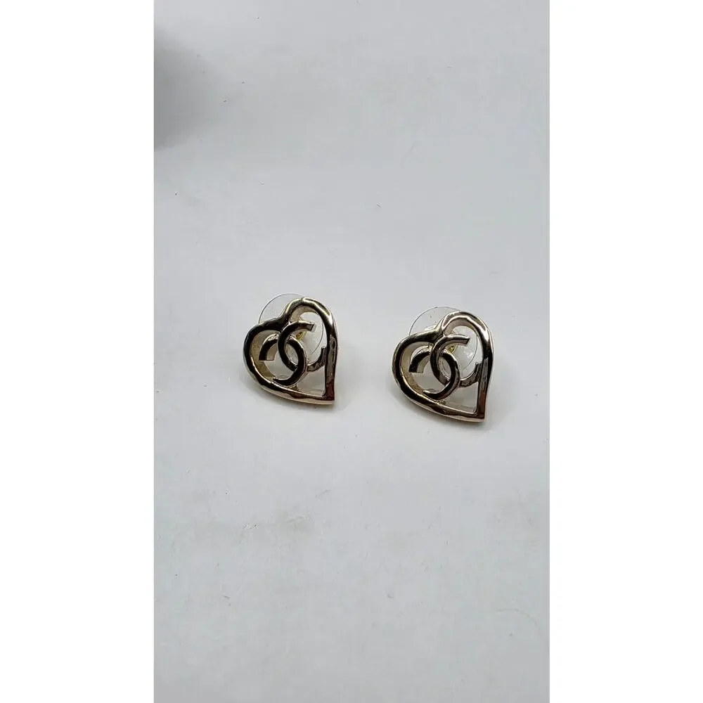 CHANEL gold tone