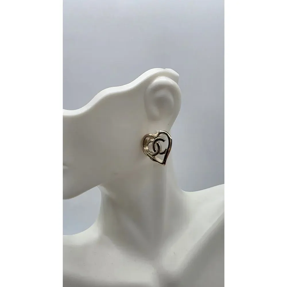 CHANEL gold tone