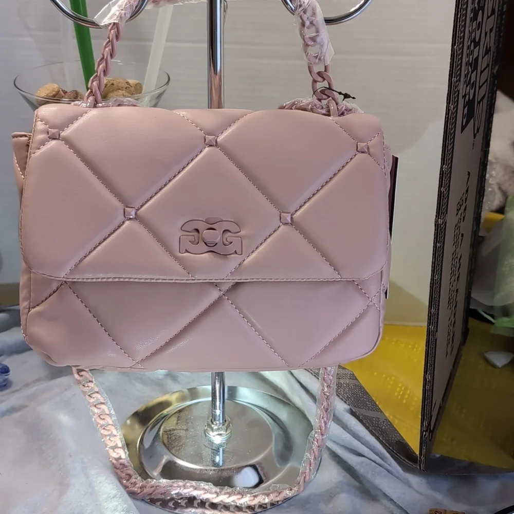 Gilda Paris chic stylish
