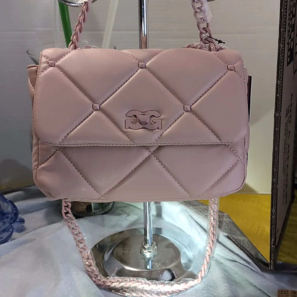 Gilda Paris chic stylish