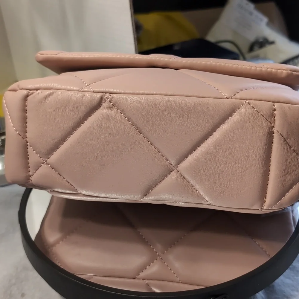 Gilda Paris chic stylish