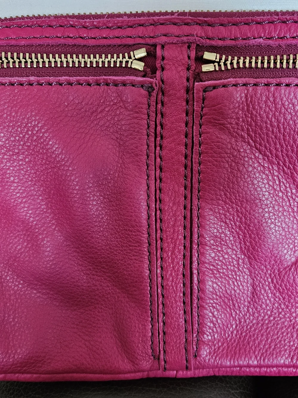 Fossil compact leather