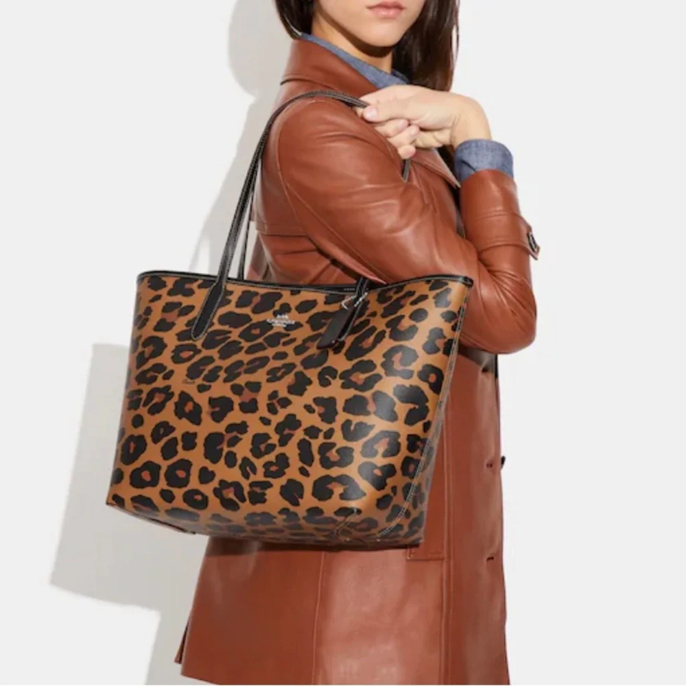 Coach classic tote