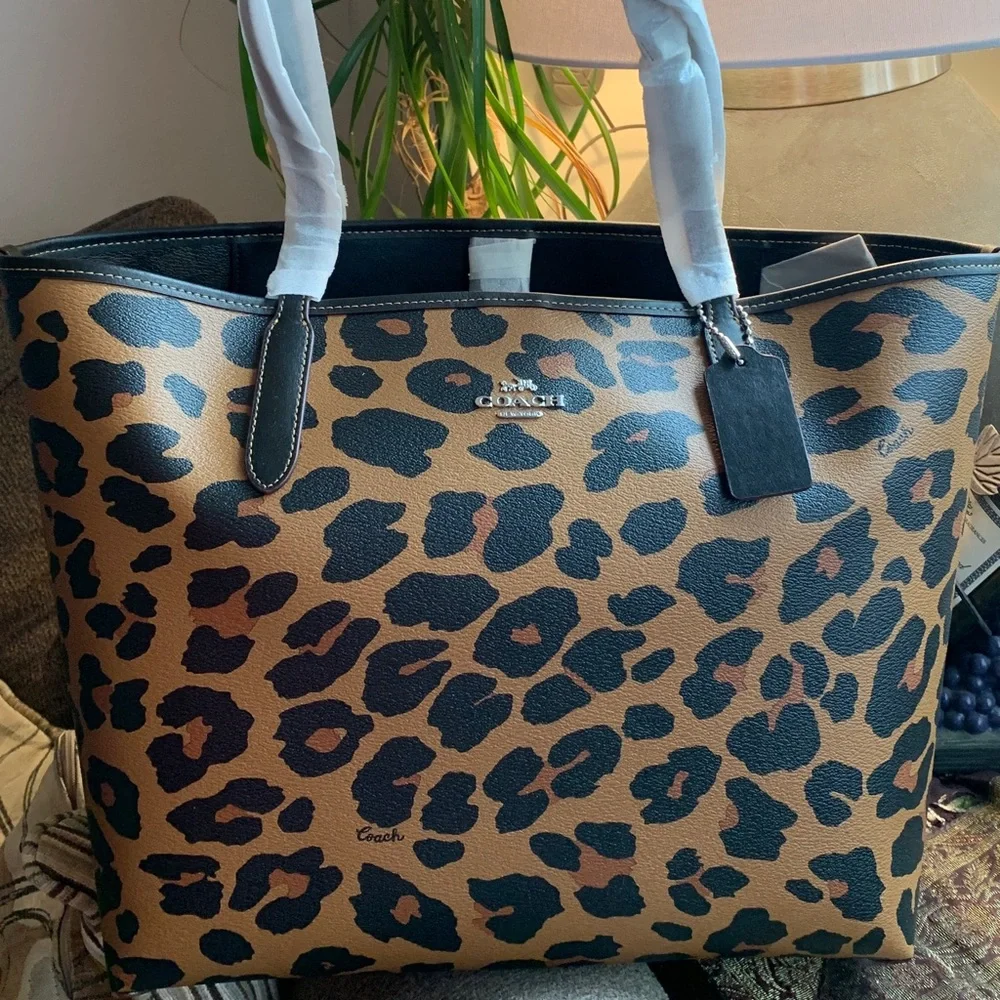 Coach classic tote