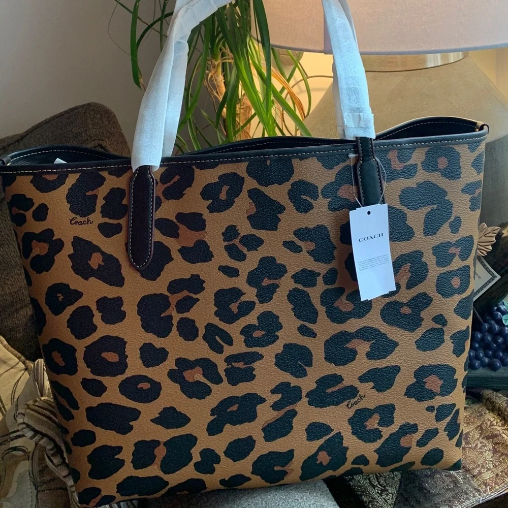 Coach classic tote