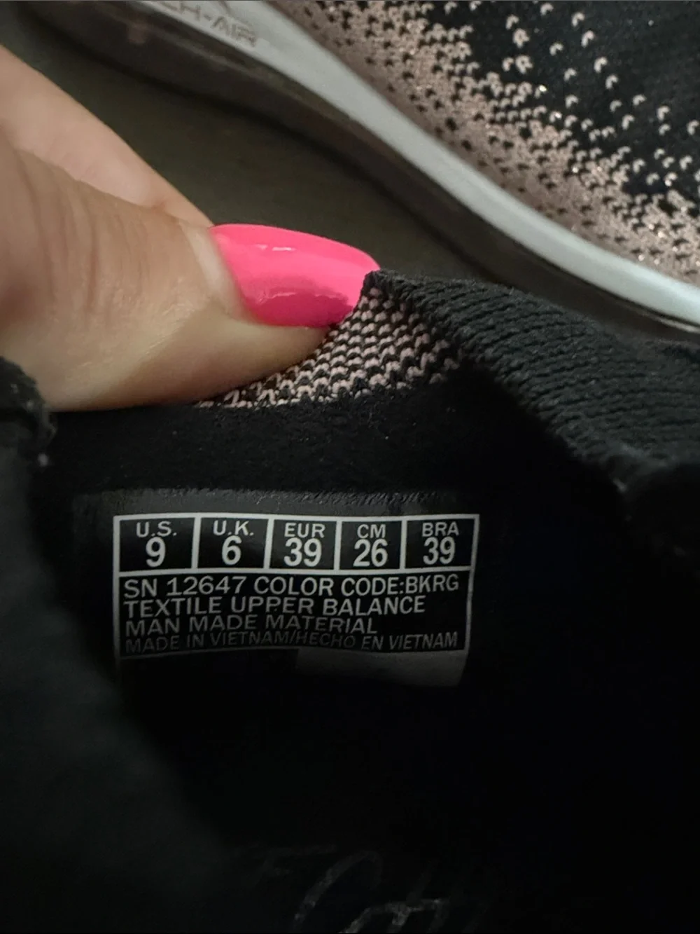 Skechers Black & Pink Gradient Athletic Sneakers