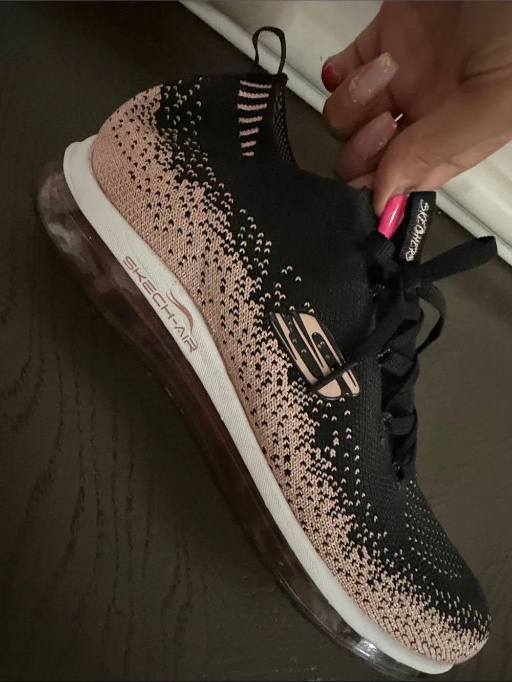 Skechers Black & Pink Gradient Athletic Sneakers