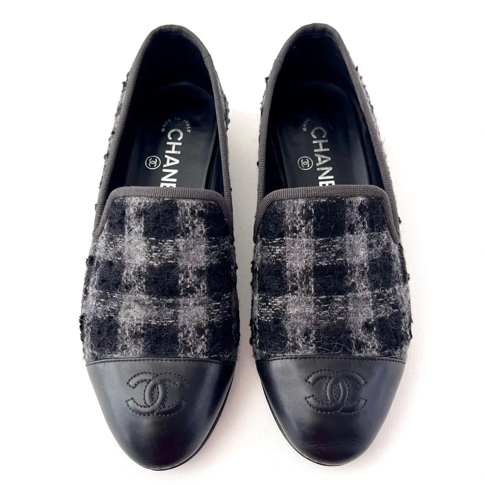 CHANEL | Tweed Cap Toe Loafers Flats CC Interlocking Logo Black Grey‎ Plaid 36.5