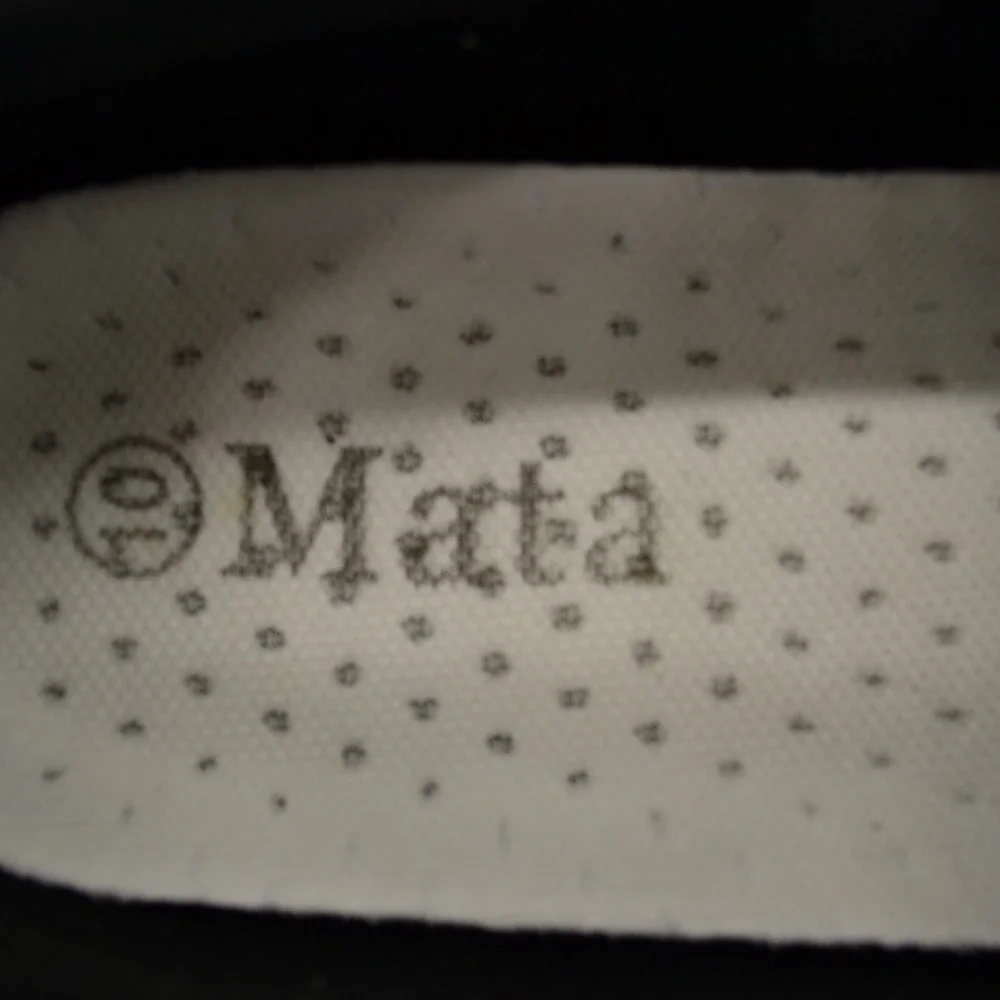 Mata woman pinster