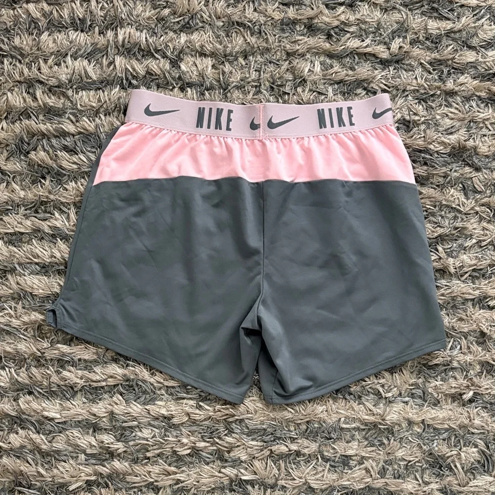 Nike waistband snug