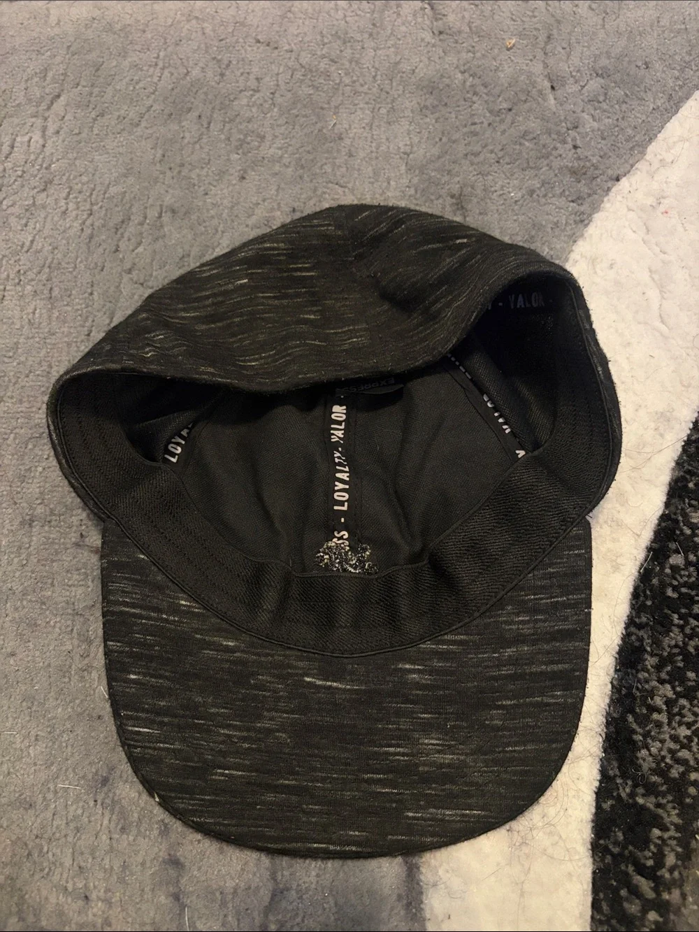 Express versatile black