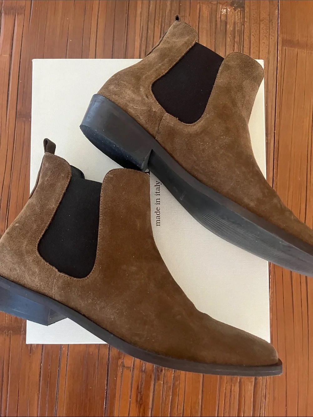 Cordani suede upper