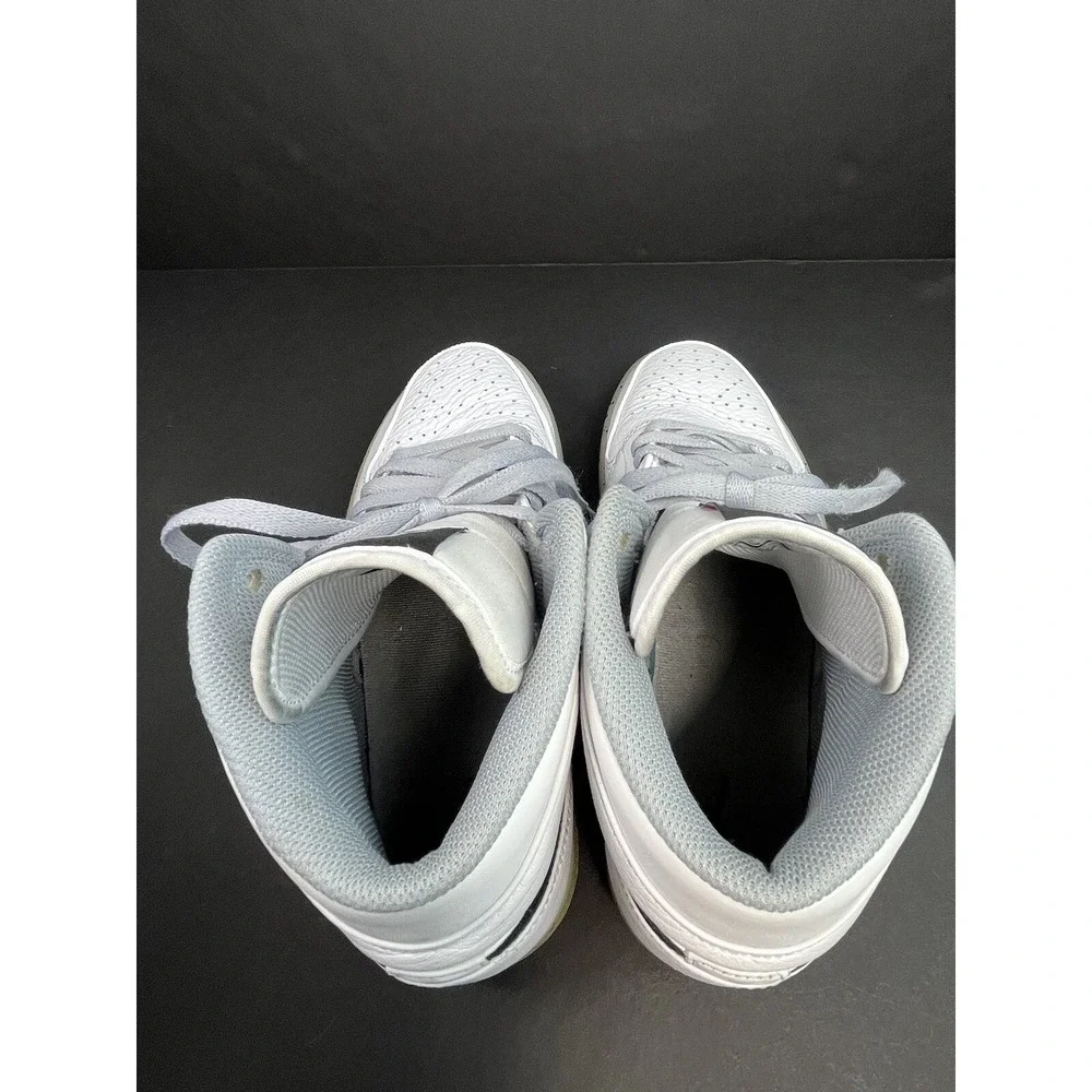 Nike excellent gently