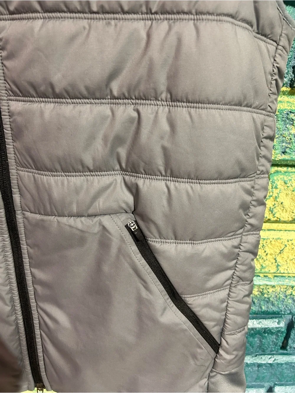 Nike men’s large Gray Quilted Hooded puffer Vest full zip