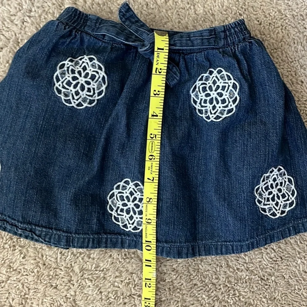 Children’s Place 3T denim skirt with white appliqués. Lined w/built in underwear
