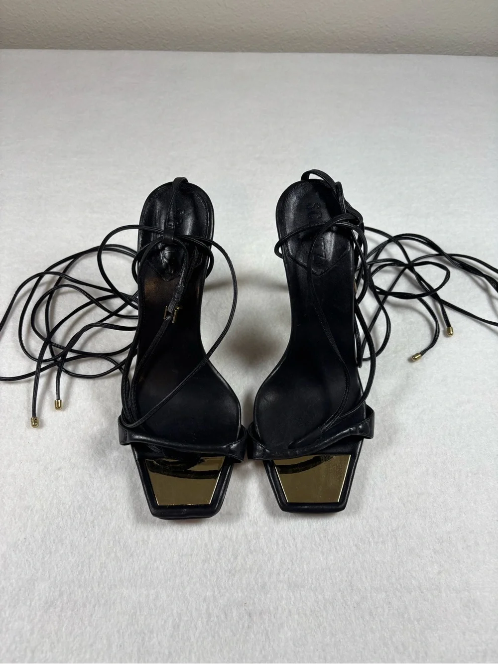 SCHUTZ from pairs preowned