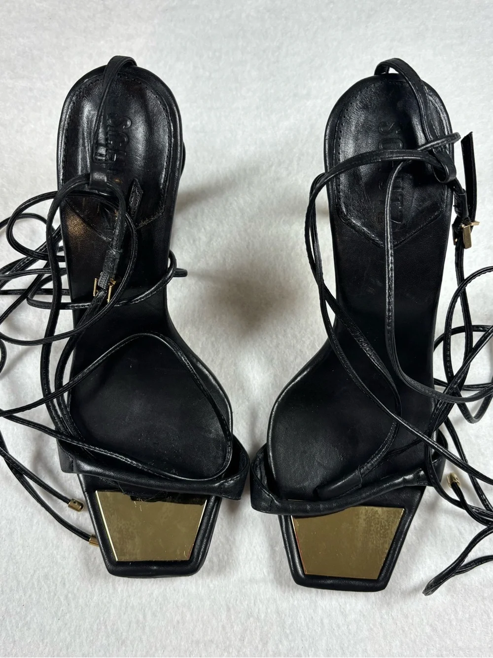 SCHUTZ couple that dresses