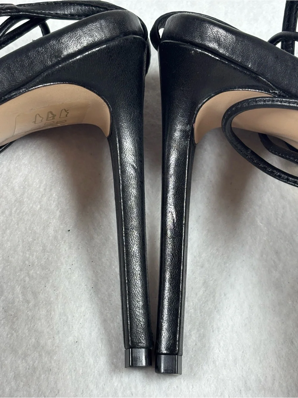 SCHUTZ lace description light