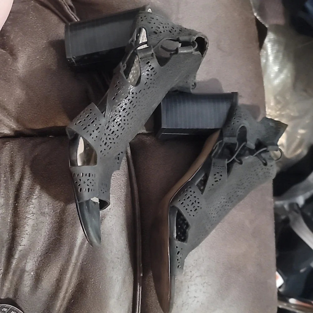 Vince Camuto vince camuto