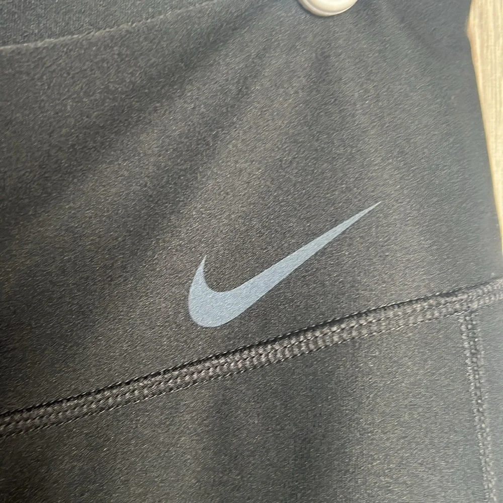 Nike fit crop